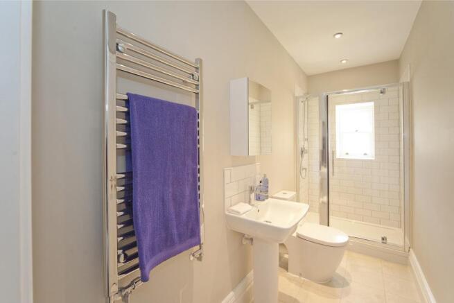 2 bed Flat to rent Image 11