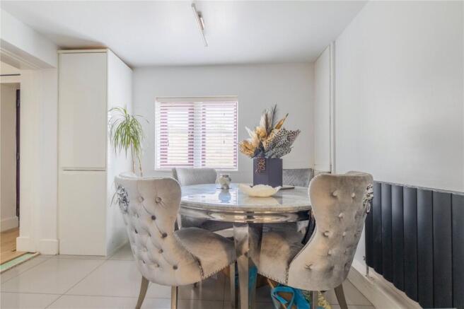 3 bed Semi-Detached for sale Image 10
