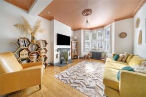 16, Priory Avenue, London E17 7QP
