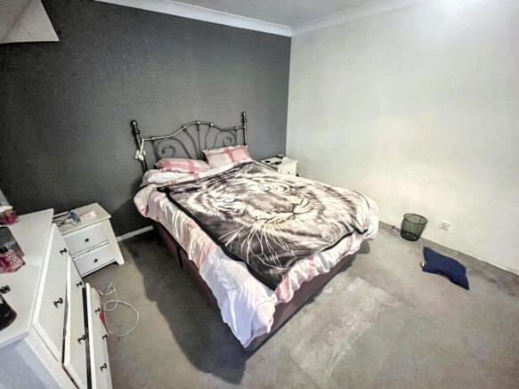3 bed Semi-Detached for sale Image 8