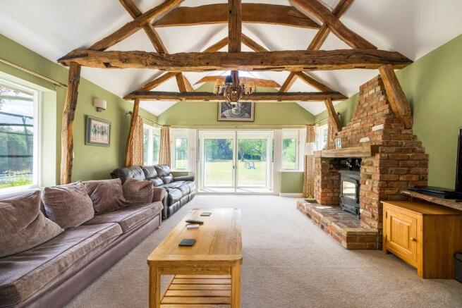 1440px-Orchard Ho...