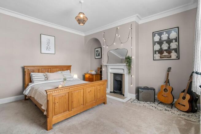 5 bed Semi-Detached for sale Image 12