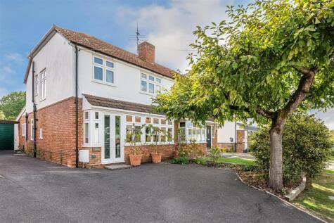Lodge Road, Fetcham, KT22