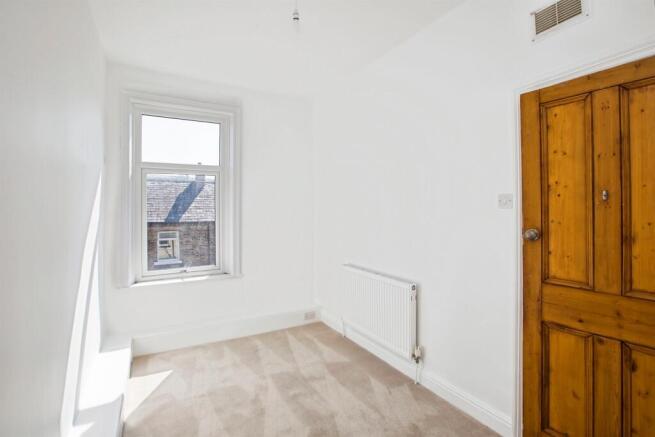 3 bed Terraced for sale Image 6