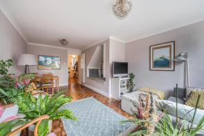 4, 2 Skegness House, Sutterton Street, London N7 9BY