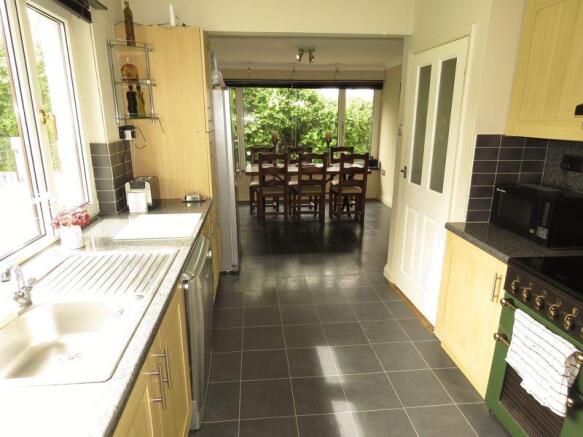 Kitchen / Dini...