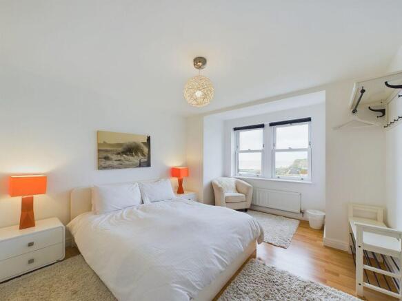 2 bed Apartment for sale Image 10