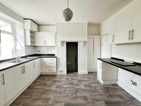 85528607-97 20wortley 20road 20kitchen 20retake 20