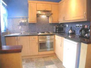FITTED KITCHEN