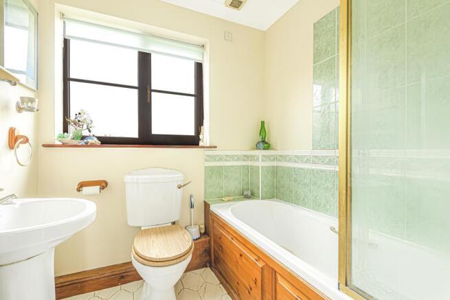 Main bathroom