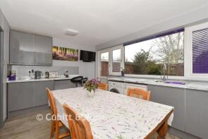 2, Taylors Crescent, Cranleigh GU6 7EL