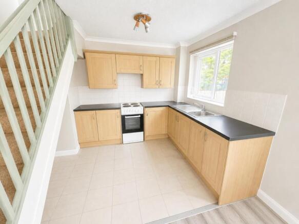 Windermere Close, Egham, Surrey, TW20 photo 3