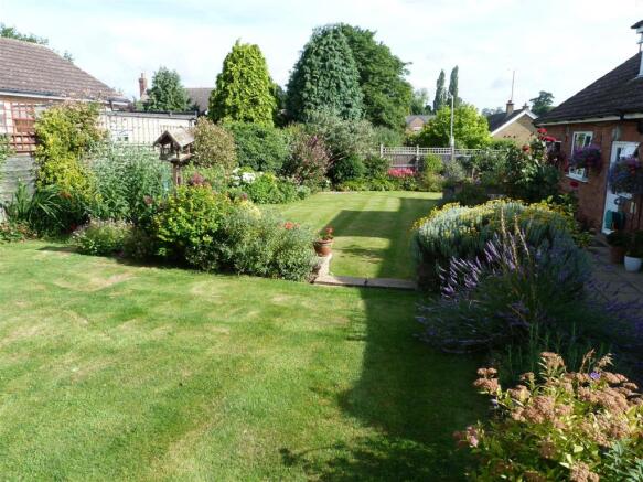 TOP GARDEN