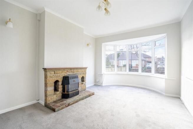 13 Pinelands Way-1.jpg