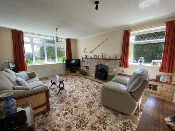 SITTING ROOM.JPG