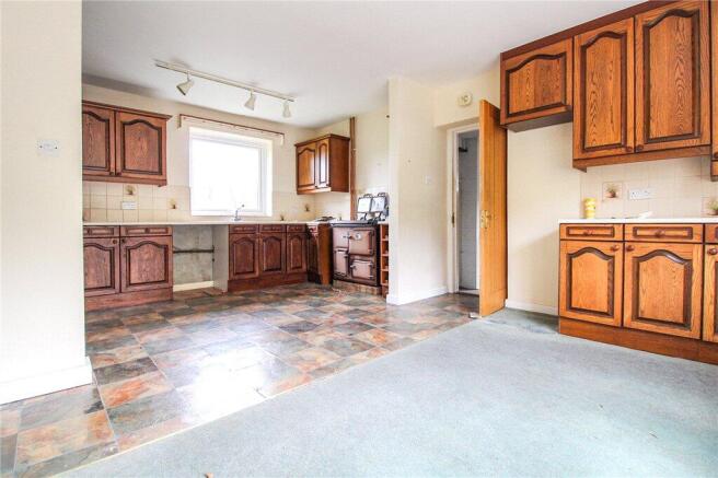 4 bed Detached for sale Image 5