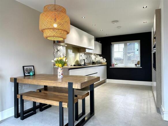 Open-Plan Dining Kitchen 206