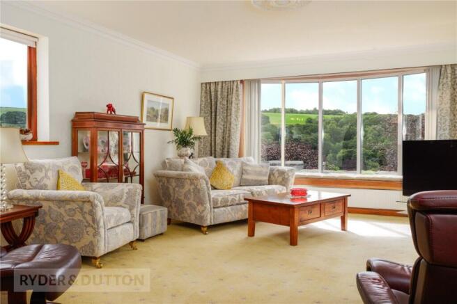 4 bed Detached Bungalow for sale Image 11