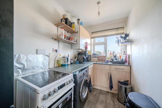 9 bed Flat for sale Image 6
