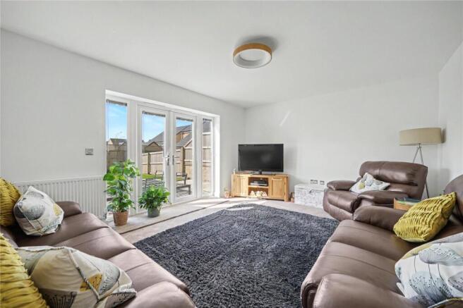 5 bed Detached for sale Image 7
