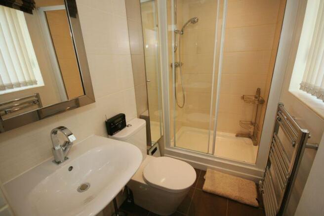 EN SUITE SHOWE...