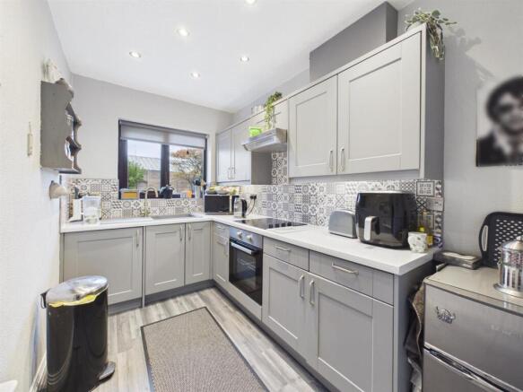 Kitchen: