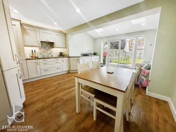 Bale Close, Stanway  photo 3
