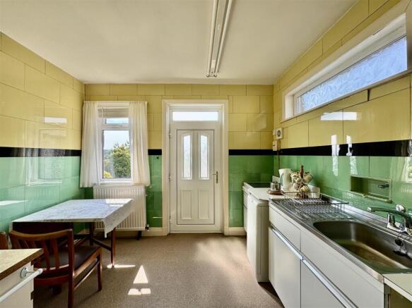 2 bed Detached Bungalow for sale Image 7