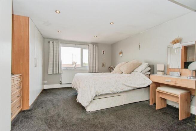 4 bed End of Terrace for sale Image 5