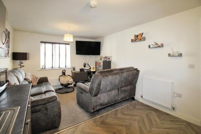 2 bed Apartment for sale Image 6