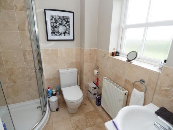 Main En Suite