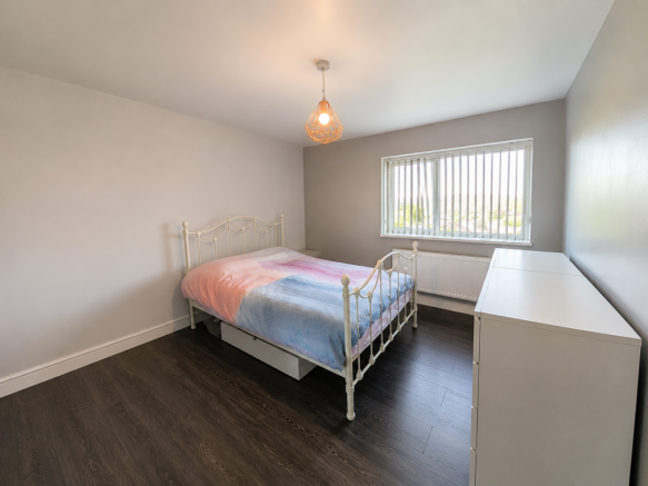 3 bed Semi-Detached for sale Image 8