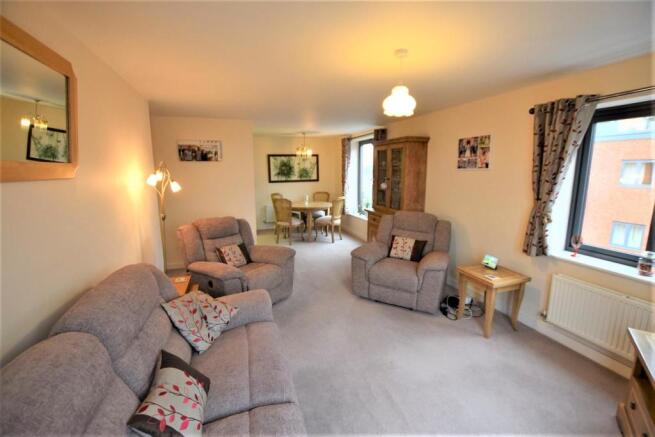 10 Millwright House - sitting room2.JPG