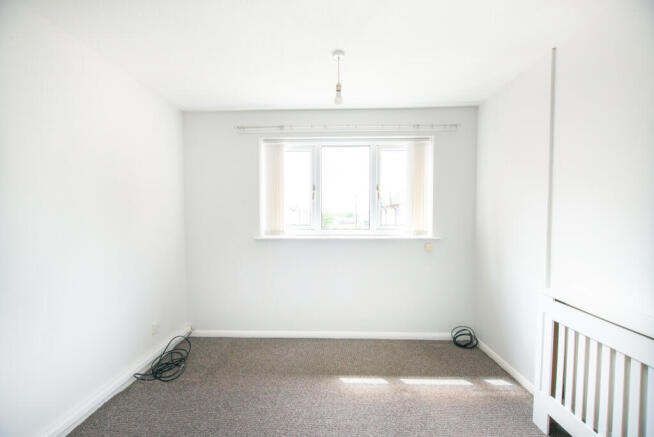 2 bed Semi-Detached to rent Image 8