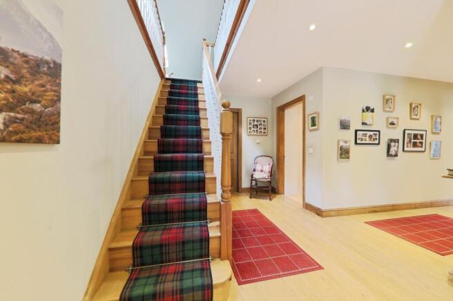 5 bed Detached for sale Image 5