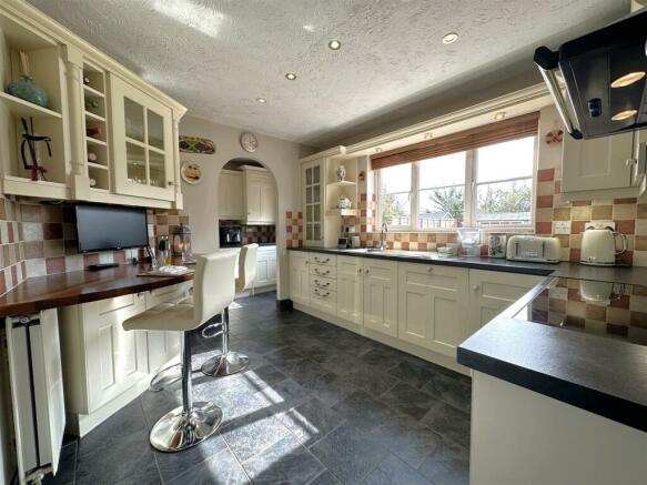 Modern Kitchen Into Utility Room 696
