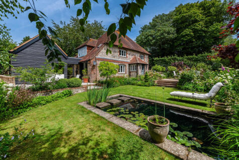Wepham, Arundel, West Sussex, BN18