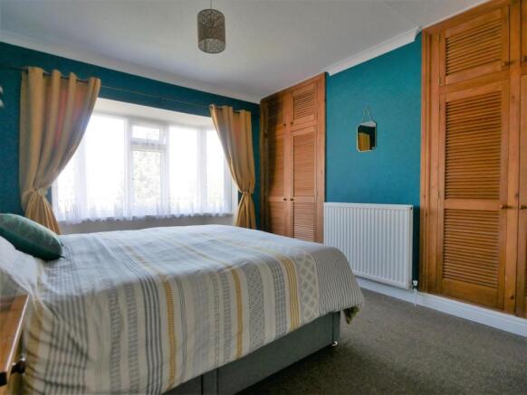 bedroom 2.JPG