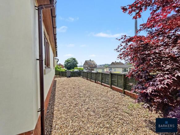 2 bed Detached Bungalow for sale Image 12