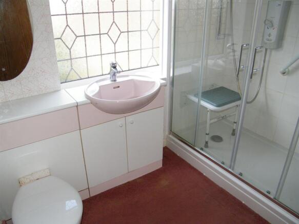 SHOWER ROOM