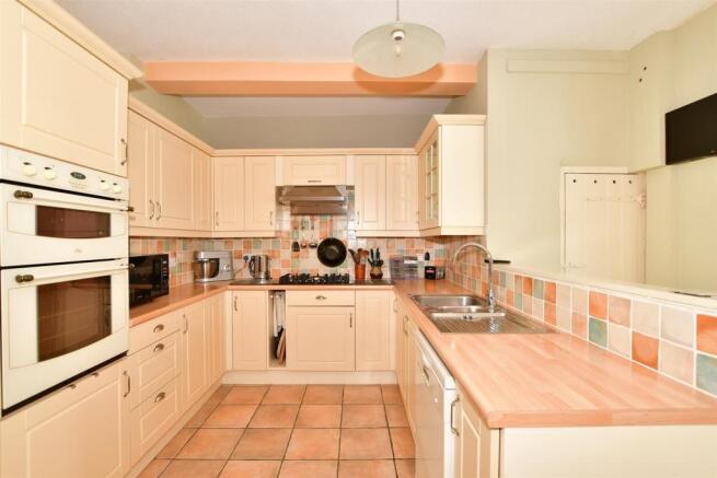 Kitchen/Breakfast Area