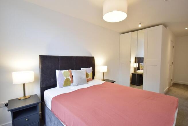 3 bed Flat to rent Image 7