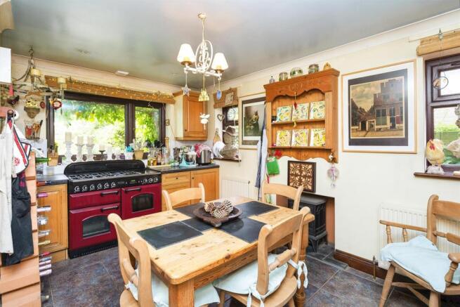 Kitchen / Breakfast Room