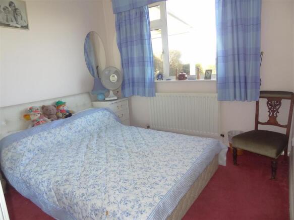 BEDROOM 2