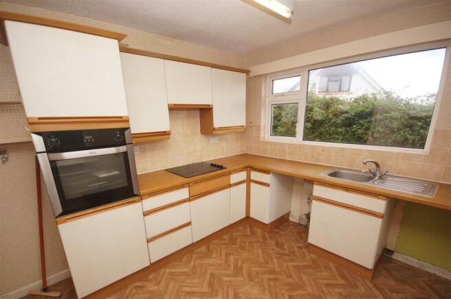USE Kitchen1.JPG
