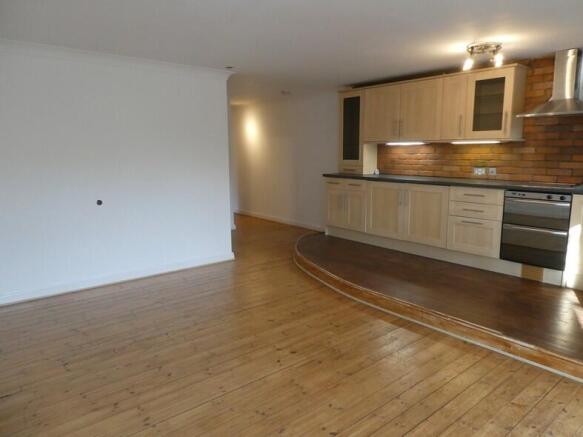 2 bed Flat to rent Image 4