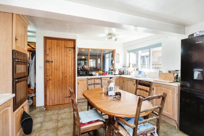 Kitchen/Breakfast 1