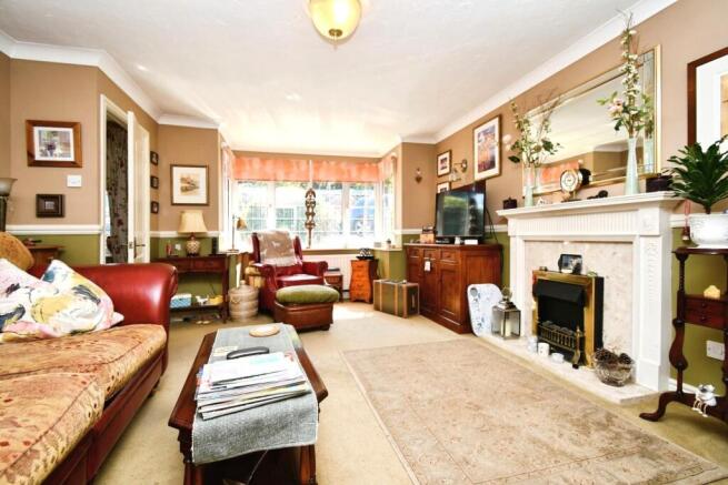 4 bed Detached for sale Image 6