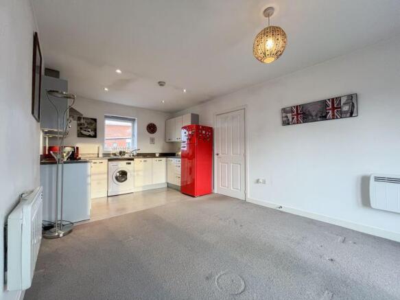 KITCHEN/LOUNGE