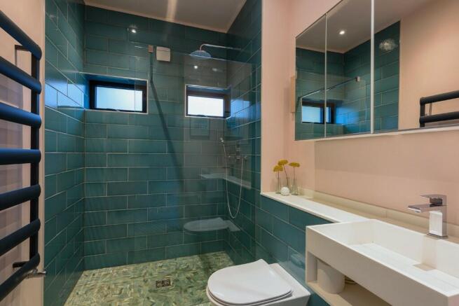 Ground floor shower 